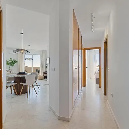 Penthouse Uskelo Фуэнхирола